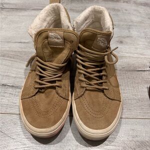 Vans women’s  tan suede fur lined High-Top Sneakers